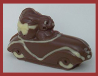 Bio-Schokoladenfigur Hase im Auto